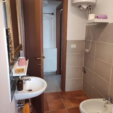 A Casa Di Umberto Celeste Feriehus *